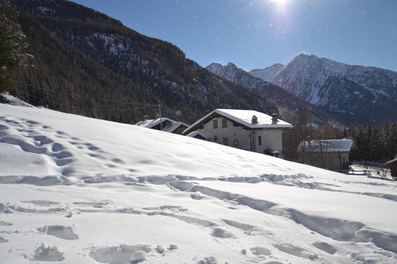 Alle Pendici Del Monte Rosa Champoluc Exterior foto