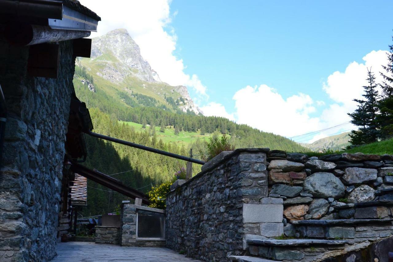 Alle Pendici Del Monte Rosa Champoluc Exterior foto